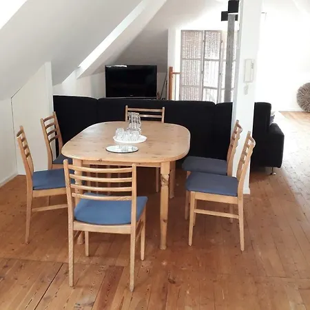 Appartamento Zentrumsnahe Dachwohnung In Gruener Oase Lauf an der Pegnitz