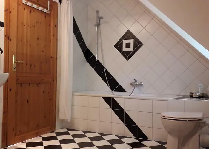 Zentrumsnahe Dachwohnung In Gruener Oase * Lauf an der Pegnitz