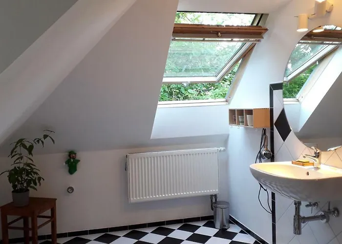 Zentrumsnahe Dachwohnung In Gruener Oase * Lauf an der Pegnitz